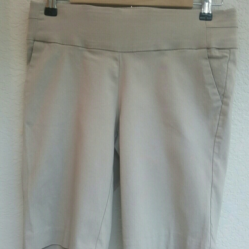 🌴Apt. 9 Bermuda Shorts